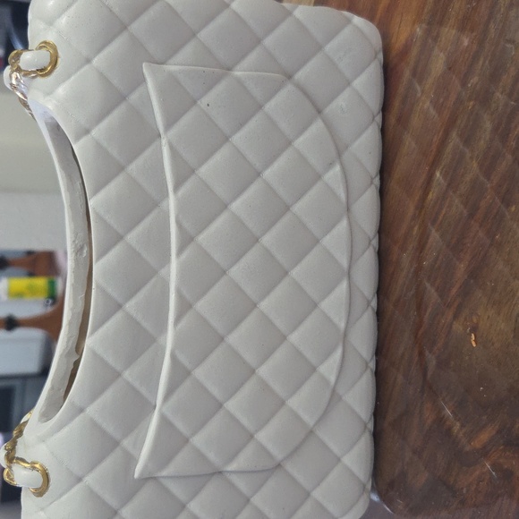 White Quilted Bag Vase - Picture 2 of 7